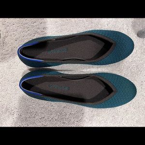 Rothy’s flats in juniper BNIB